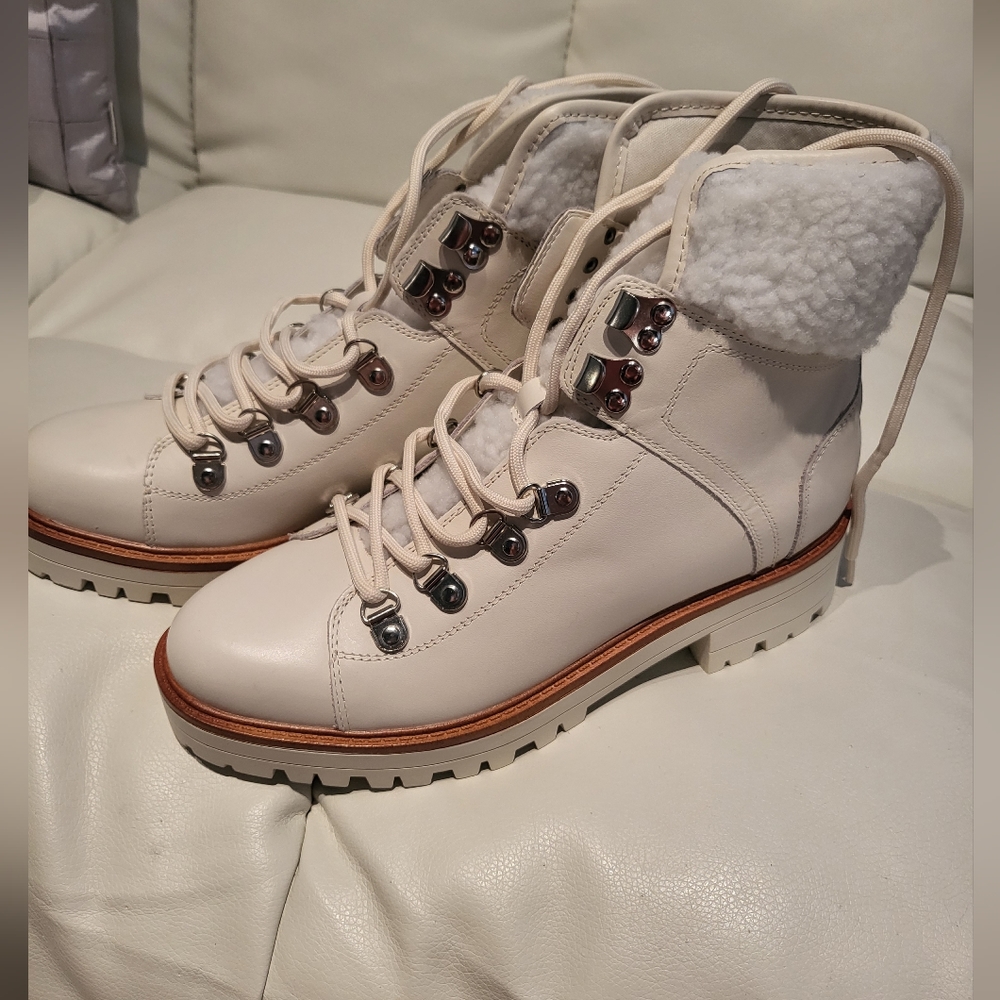 NIB Marc Fisher Leather Ivory Isalia Lug /Hiking Sole Platform Bootie size 9